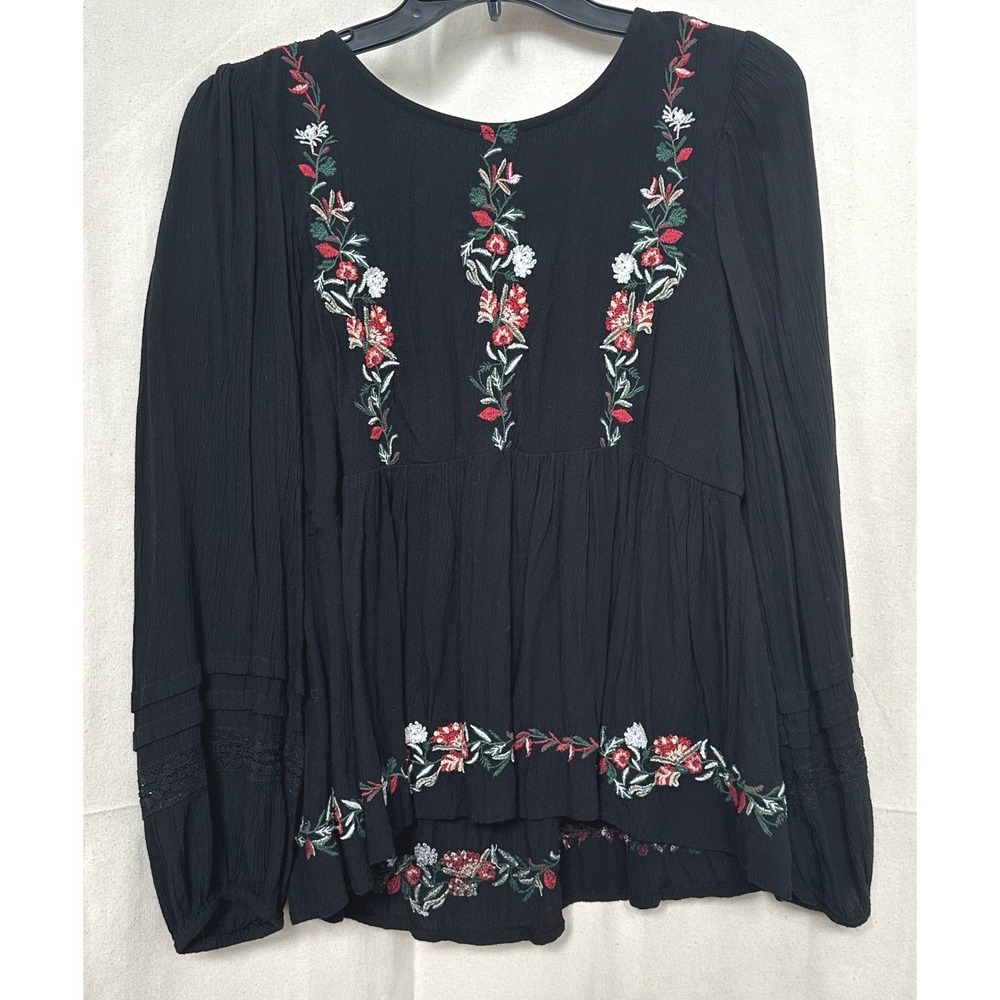 American Eagle Boho Peasant Whimsigoth Floral Embroidered V-Back Blouse M VBlack